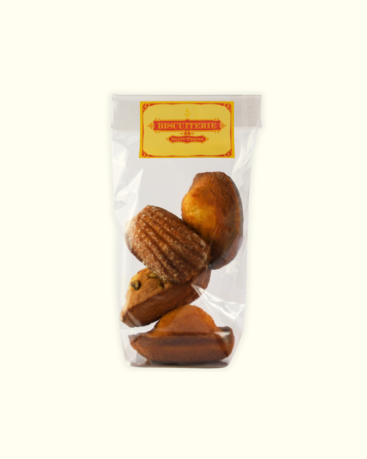 Assortiment de madeleines artisanales Saint-Tropez faites main, petits gâteaux traditionnels de Provence
