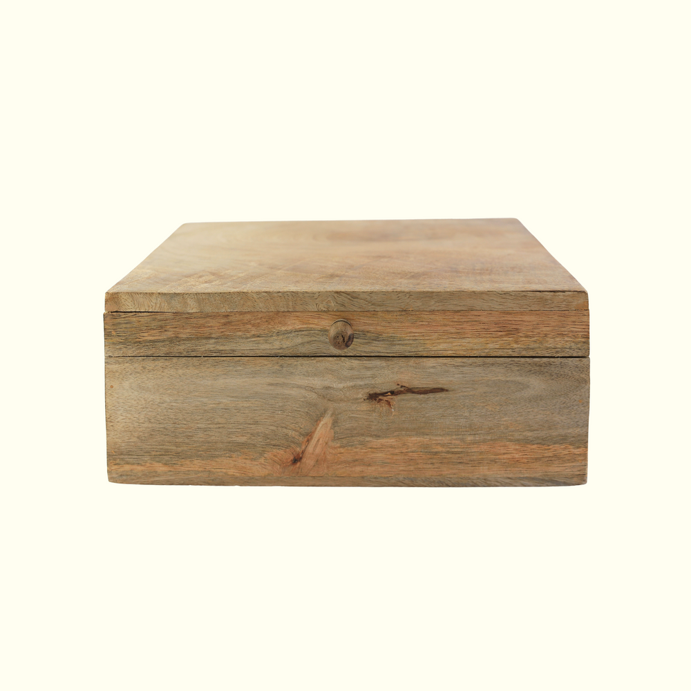 Coffret cadeau Provence avec miel artisanal, confiture, huile d'olive Estoublon et biscuits Saint-Tropez
