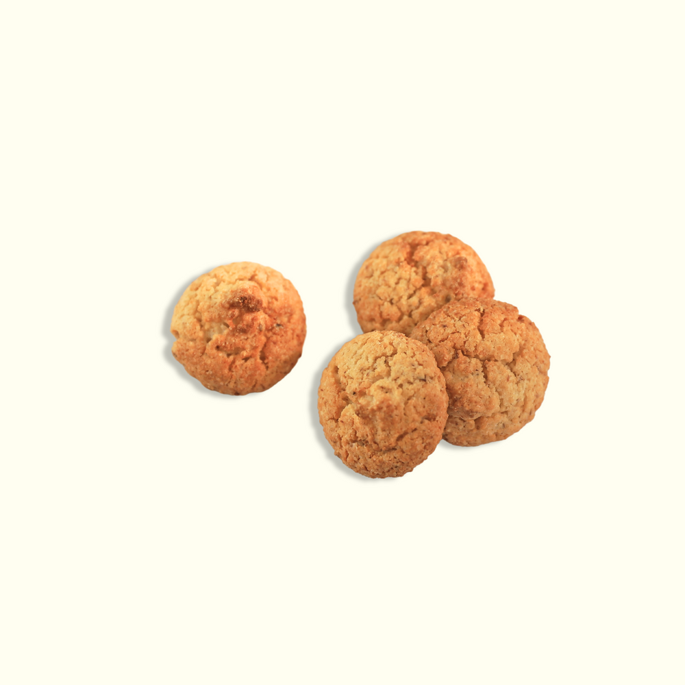 Macarons craquelés traditionnels amandes amères, pâtisserie artisanale Provence